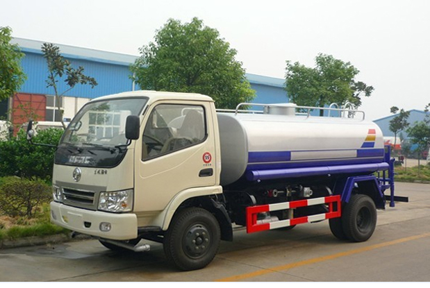 東風(fēng)國五5噸灑水車(chē)價(jià)格