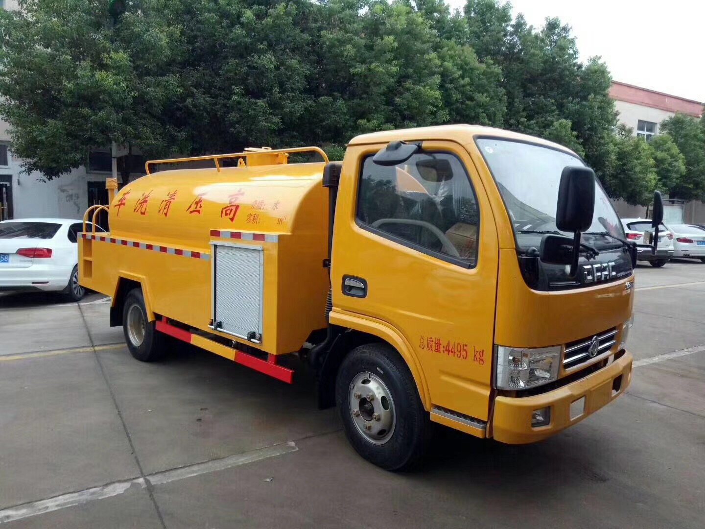 東風(fēng)小多利卡清洗車(chē)（3方藍牌）