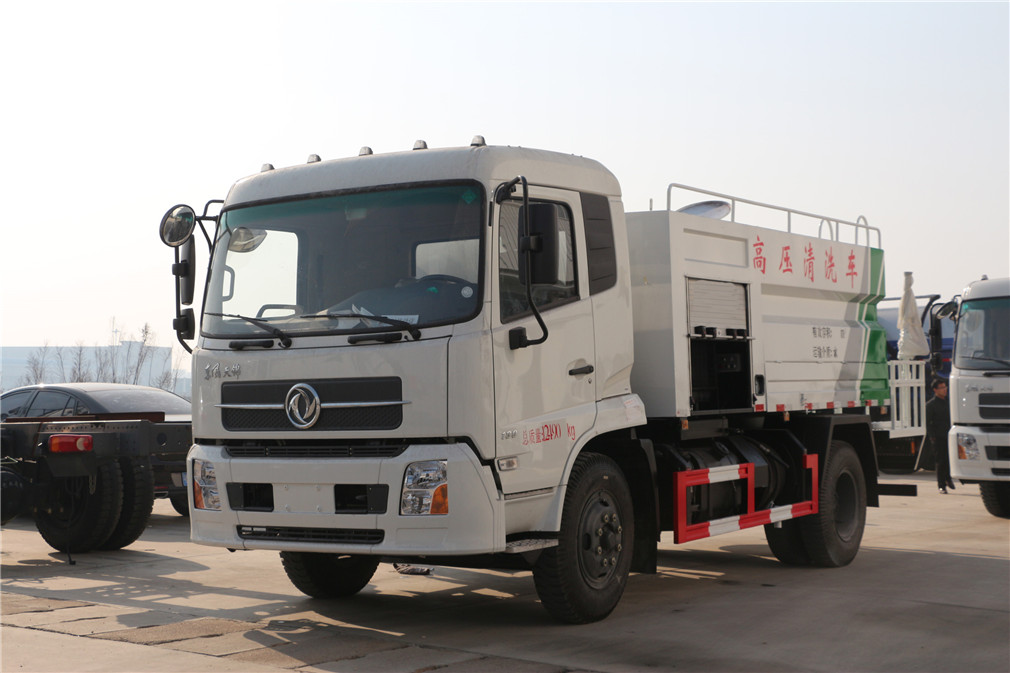國六東風(fēng)天錦清洗吸污車(chē)