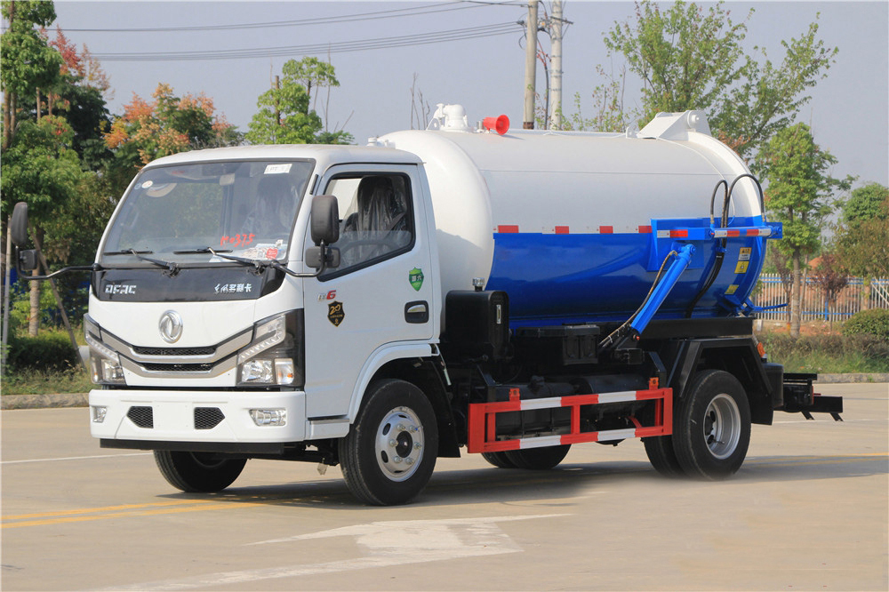 國六4.5方東風(fēng)D6 吸污車(chē)