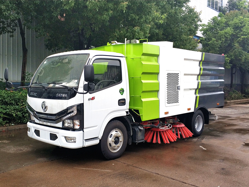 東風(fēng)小多利卡掃路車(chē)國VI