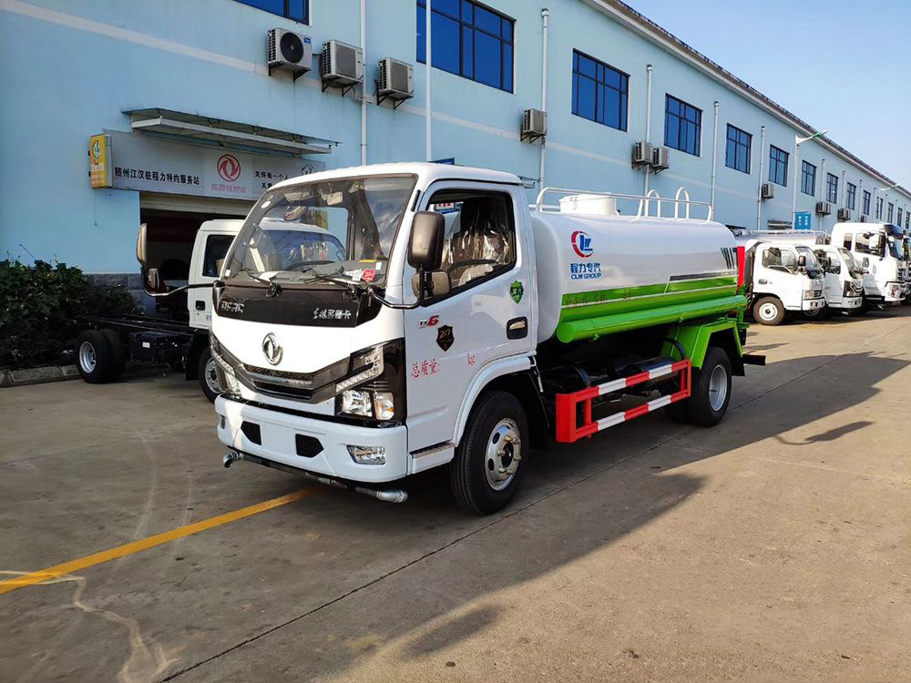 國六5立方東風(fēng)D6 灑水車(chē)