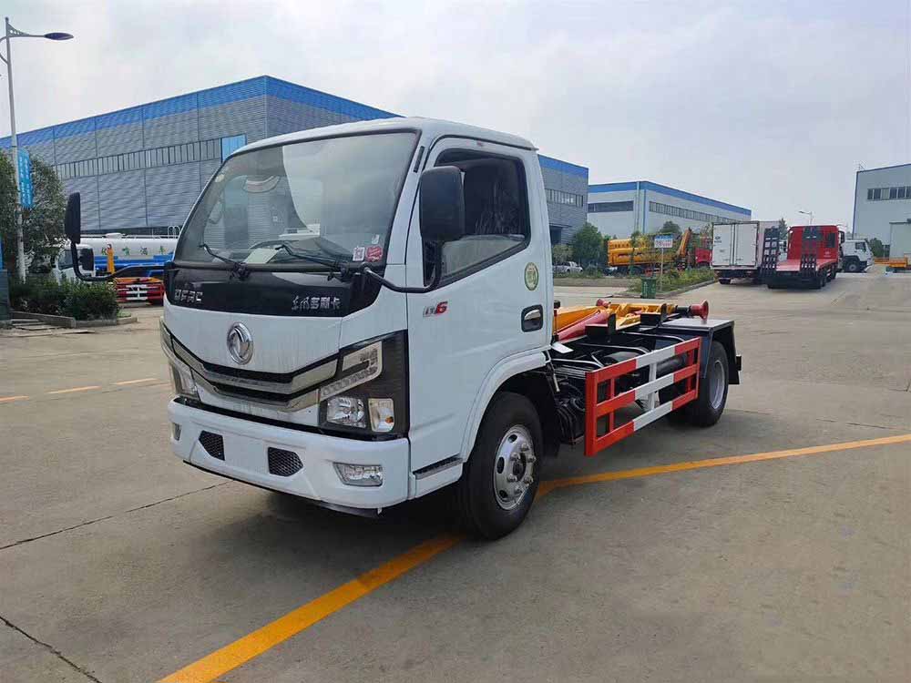 國六5方東風(fēng)D6 勾臂垃圾車(chē)